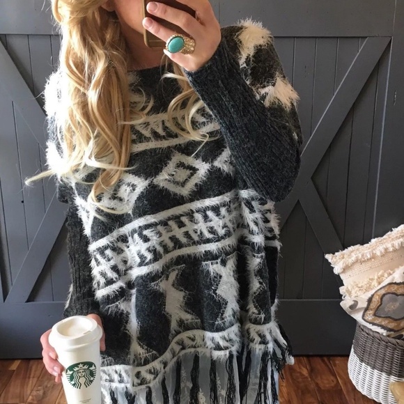LAST ONE! New Boho Cozy Native Blanket Sweater Top - Picture 2 of 5